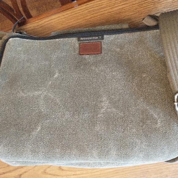 Thinktank Retrospective 7 camera bag - Picture 3 of 7